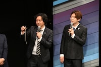 ダイヤモンド。野澤（左）は骨折していたときに脚に入っていたボルトを持参。