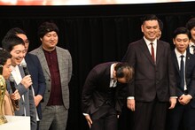 会見中、パラレルワールドの話なのか現実の話なのかわからないことを言ってしまい、詫びるななまがり森下。