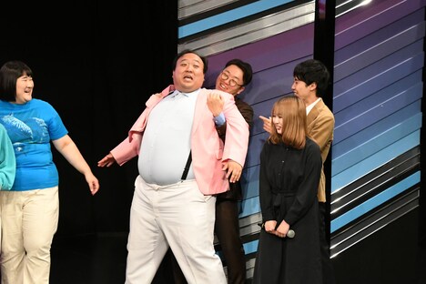 強制退場させられるさまを再現するママタルト。