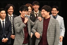 「マジでこいつならどこまでも行けますわ」と相方に声をかけるロングコートダディ堂前。