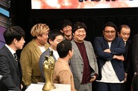 勘で話していたことを会見後にウエストランド井口から注意されるロングコートダディ兎。