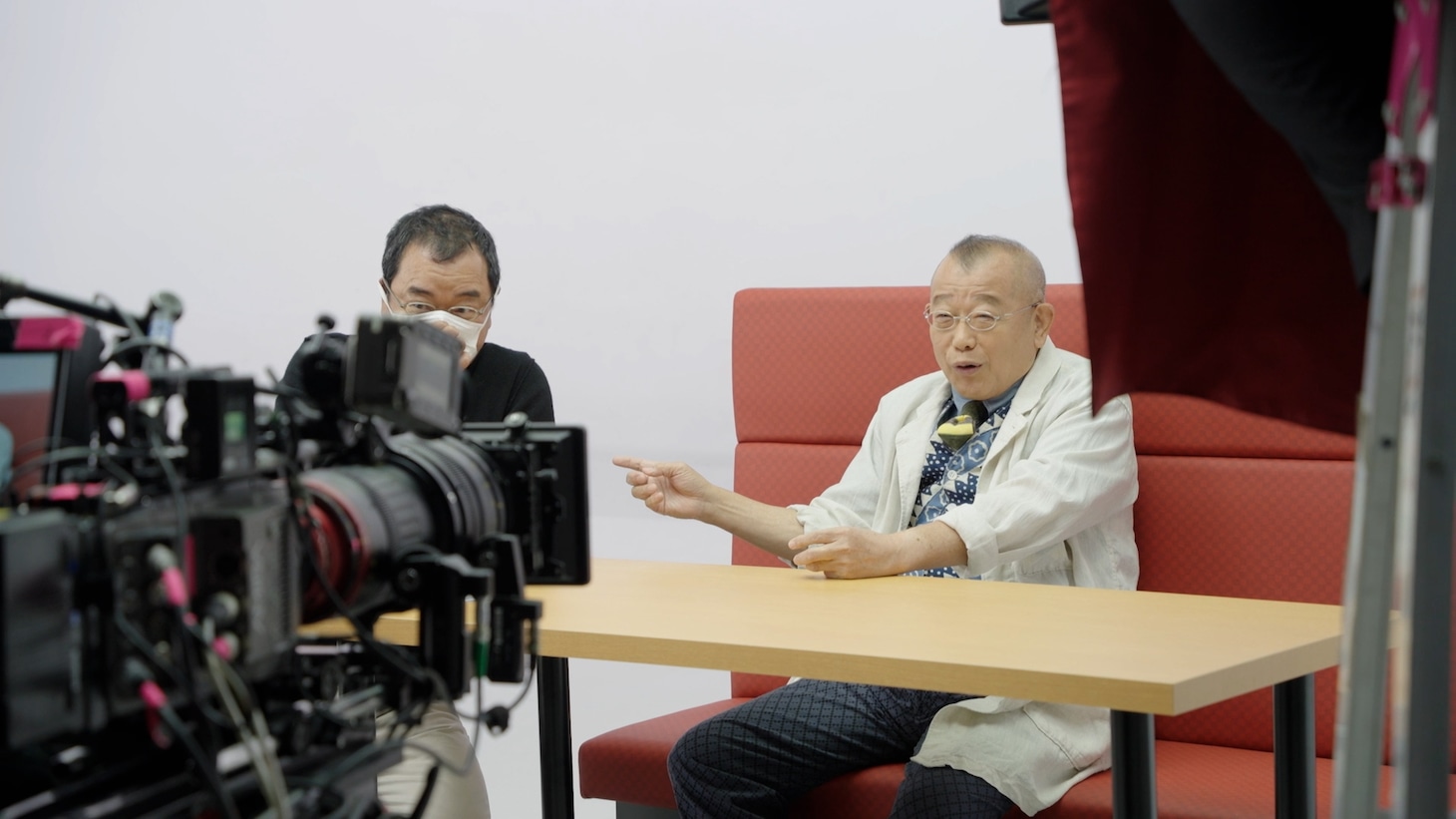 CM「初スシロー」編の撮影中の様子。