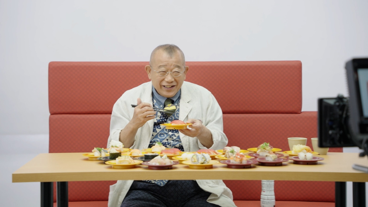 CM「初スシロー」編の撮影中の様子。