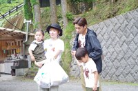 「謎解き！ファミリーキャンプ」のワンシーン。(c)テレビ大阪