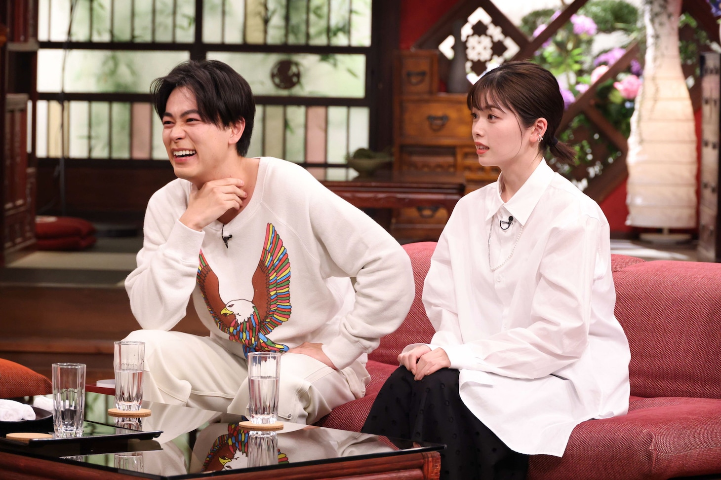 左から成田凌、小芝風花。(c)カンテレ