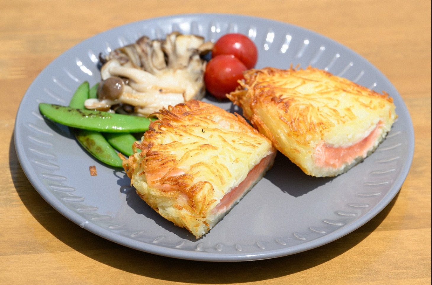 ビワマスを使ったガレットの包み焼き。(c)日本テレビ