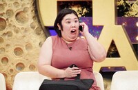 コントを披露する紅しょうが。