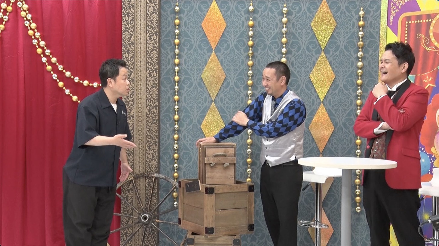 ダイアン津田（左）と千鳥。