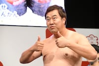 「うまイギリス」を下手にも見せるとにかく明るい安村。