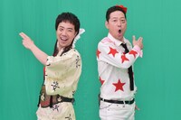 「あらびき団」収録後、記者取材会に臨んだレフト藤井、ライト東野。