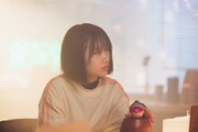 ドラマ「こっち向いてよ向井くん」より、ダウ90000中島百依子の出演シーン。(c)日本テレビ