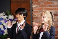 左から加藤清史郎、本田仁美。(c)日本テレビ