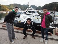 左から東野幸治、平成ノブシコブシ吉村、ナインティナイン岡村。