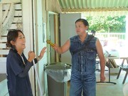 スギちゃんのロケのワンシーン。(c)メ～テレ