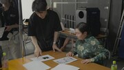 WebCM「旅するやす子」編の撮影中の様子。