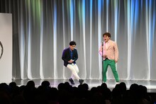 元気よく飛び出してきて、定位置につくマユリカ。