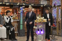 「ダウンタウンDXDX 芸能人最強の金銭感覚一斉調査」のワンシーン。