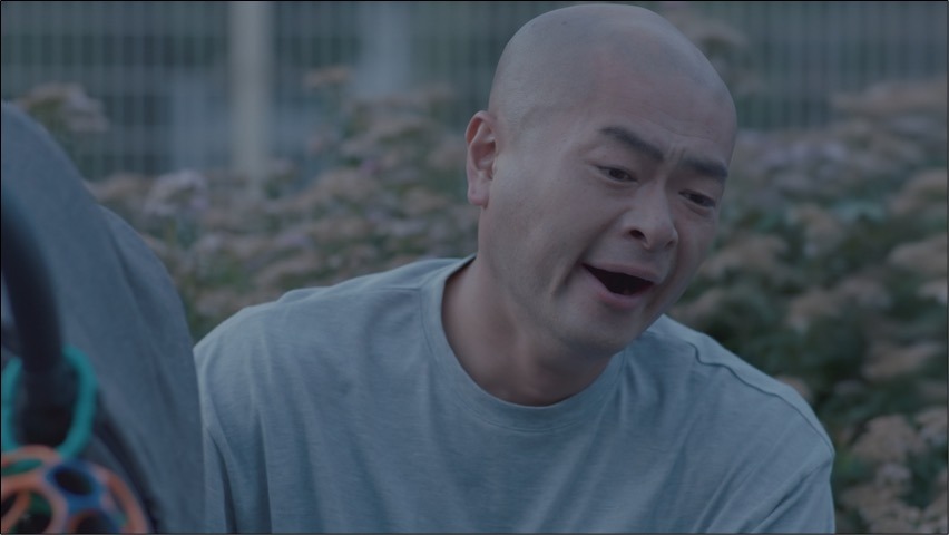 WebCM「無言の父たち」編のワンシーン。