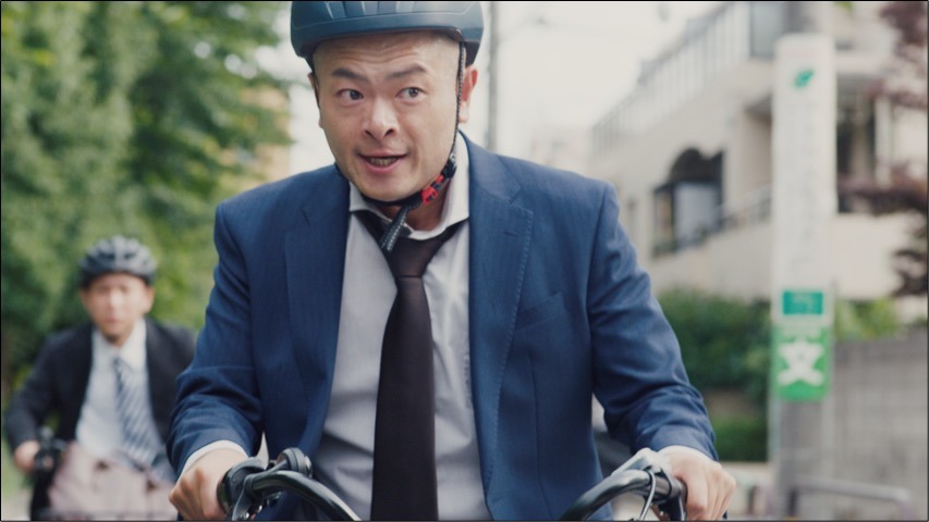 WebCM「無言の父たち」編のワンシーン。