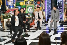 左から千鳥、かまいたち。(c)日本テレビ