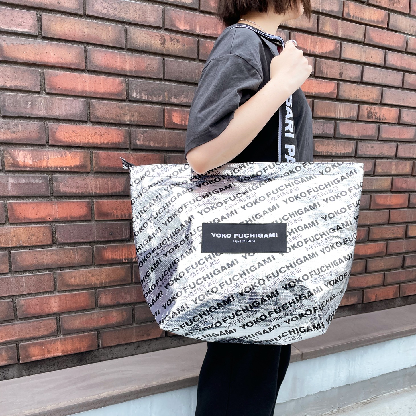 「YOKO FUCHIGAMI シルバービッグトートバッグ」