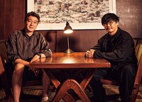 左から極楽とんぼ加藤、山口一郎。