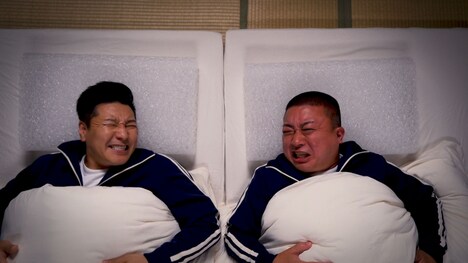 チョコレートプラネット×ブレインスリープ「ブレインスリープ ピロー」のコントマーシャル。