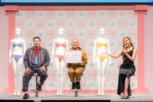 左からチョコレートプラネット、藤田ニコル。