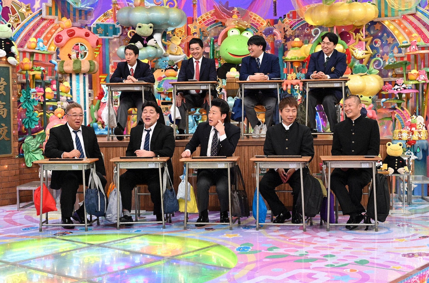 「アメトーーク！」に集結する「商業高校芸人」たち。(c)テレビ朝日