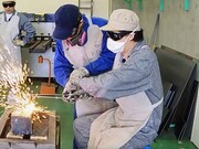 「霜降り明星のあてみなげ」のワンシーン。