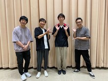 真輝志（左から3人目）と東京03。