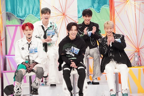 JO1のメンバー。(c)フジテレビ