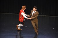 漫才「ヨーデル」を披露するダンビラムーチョ