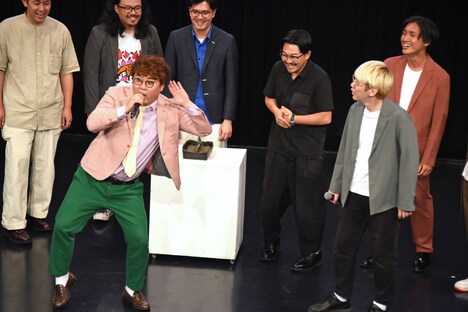 「フリースタイルヨーデル」で圧倒的な強さを見せるマユリカ中谷（左）。