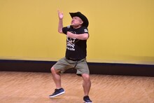 MCとしてステージに姿を見せるハリウッドザコシショウ。