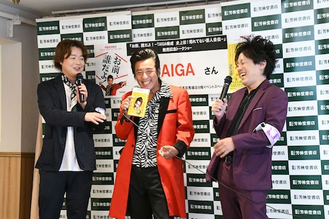 笑いの耐えない囲み取材の様子。