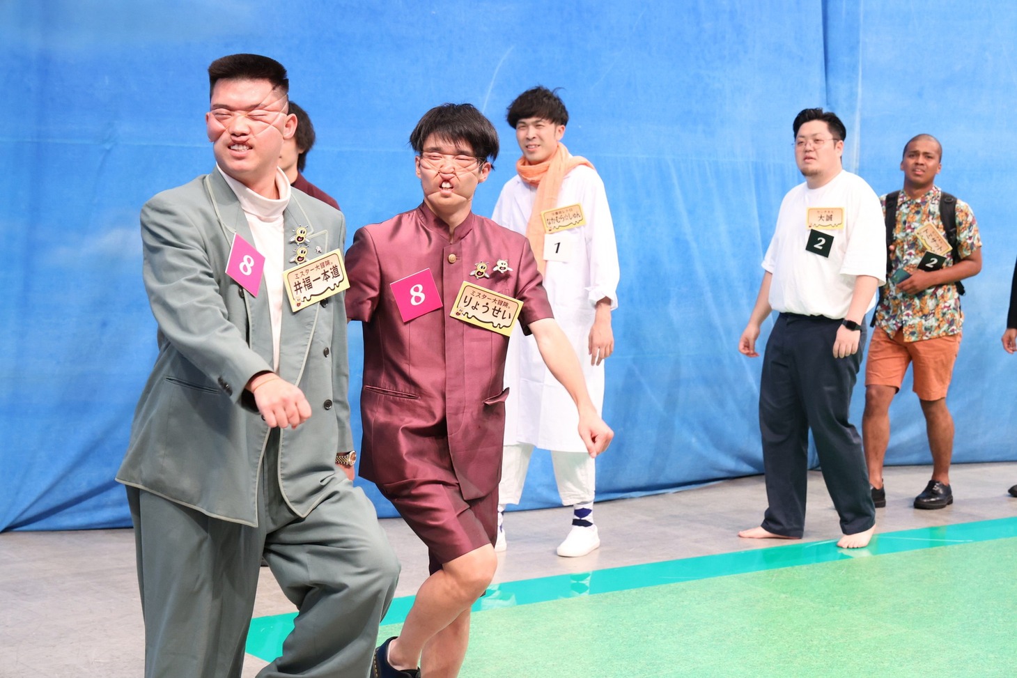 ショートネタ披露の前に実施されるパドックの様子。(c)フジテレビ