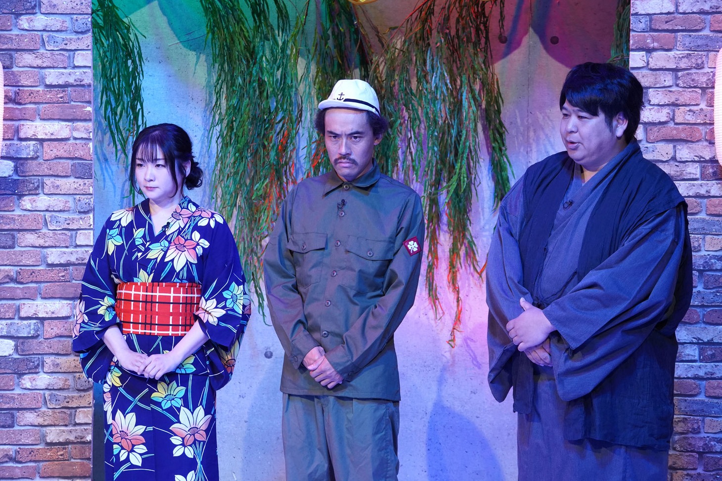 怪談を披露する（左から）山口綾子、ガンジー横須賀、ありがとう・ぁみ。
