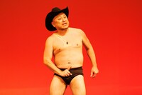 “珍棒”について話すハリウッドザコシショウ。（撮影：二瓶 彩）