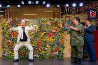 錦鯉・長谷川の大声にやす子が驚く場面。