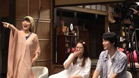 「ショートネタ緊急オーディション」の審査を務める（左から）小池栄子、桜井玲香、中川大輔。(c)NHK