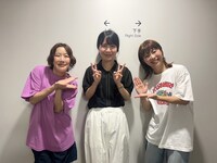左からAマッソ村上、橋本絵莉子、Aマッソ加納。