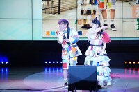 「ちぐはぐ最強夫婦」を披露する内場勝則と未知やすえ。