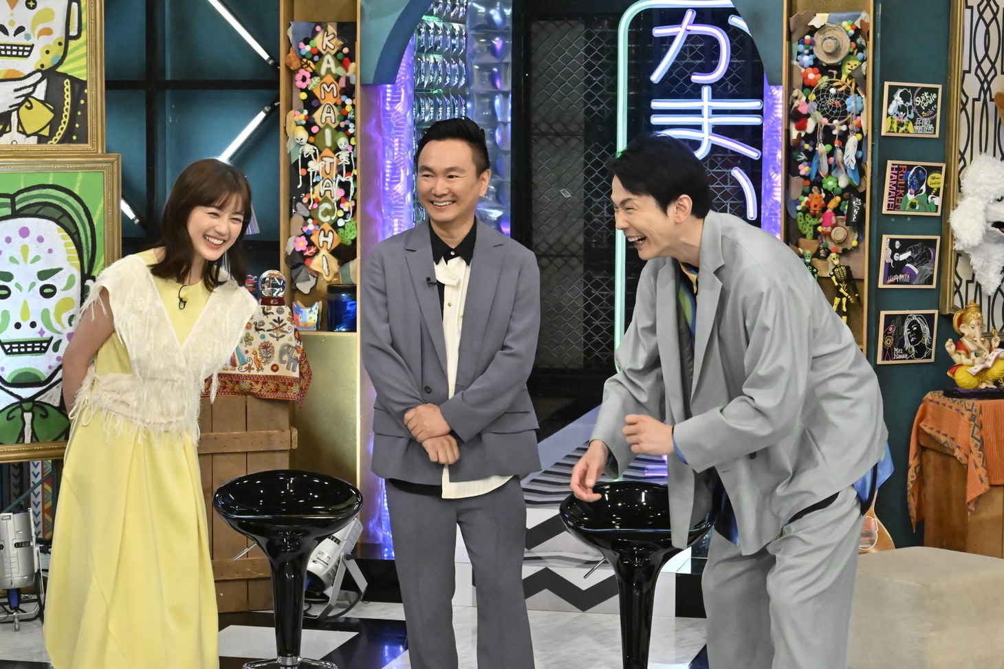 左から生田絵梨花、かまいたち。(c)日本テレビ