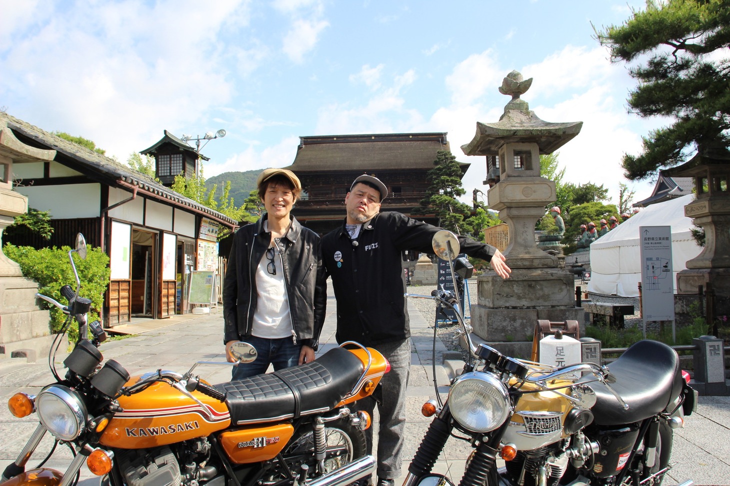 左から千原ジュニア、野性爆弾くっきー！。