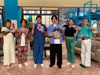 「オトナの天てれ」の出演者。(c)NHK