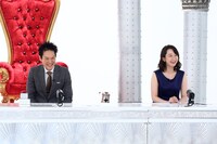 左から千原ジュニア、竹上萌奈アナウンサー。(c)関西テレビ