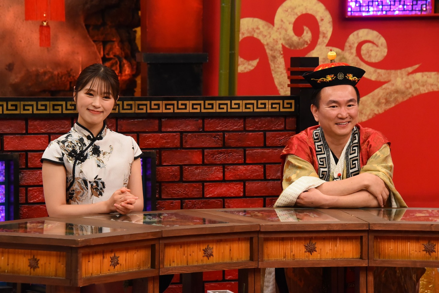 左から渋谷凪咲、かまいたち山内。(c)関西テレビ