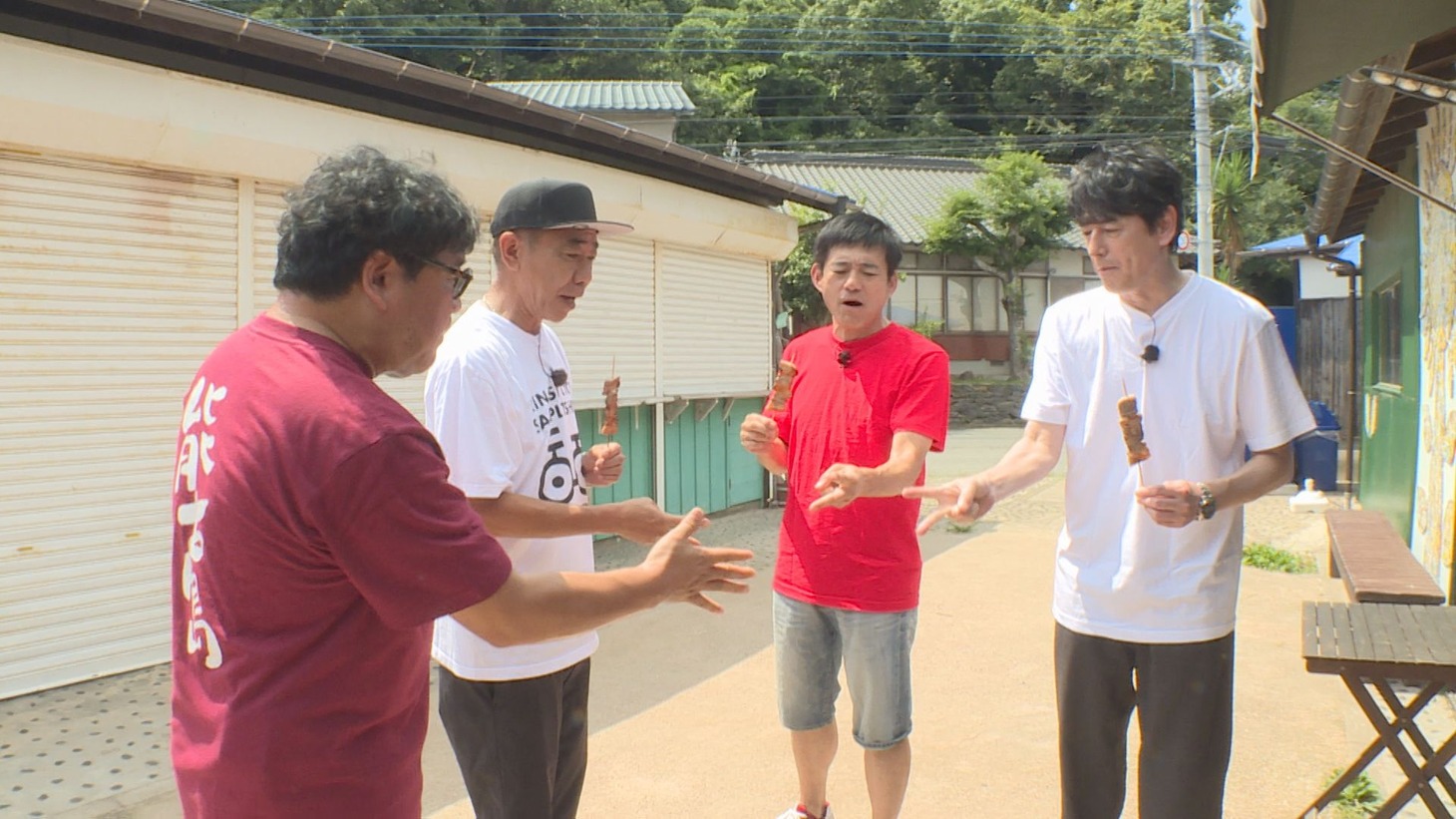 「華丸・大吉のなんしようと？」のワンシーン。(c)テレビ西日本