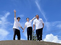 左から、森崎ウィン、ロバート秋山、市川紗椰。(c)テレビ東京